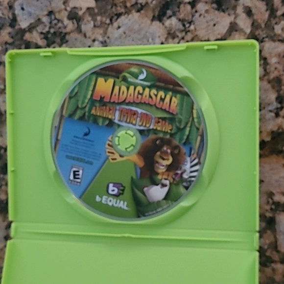 Madagascar Animal Trivia DVD Game - Picture 3 of 5